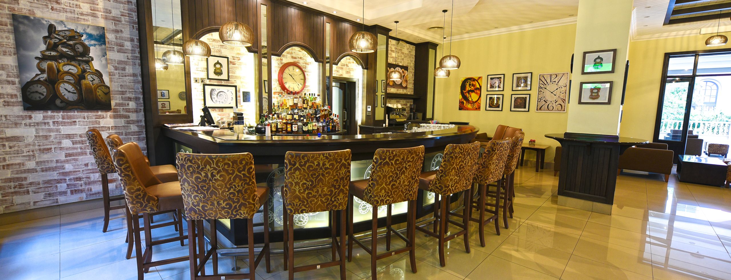 Services Times Bar 1 chair backs