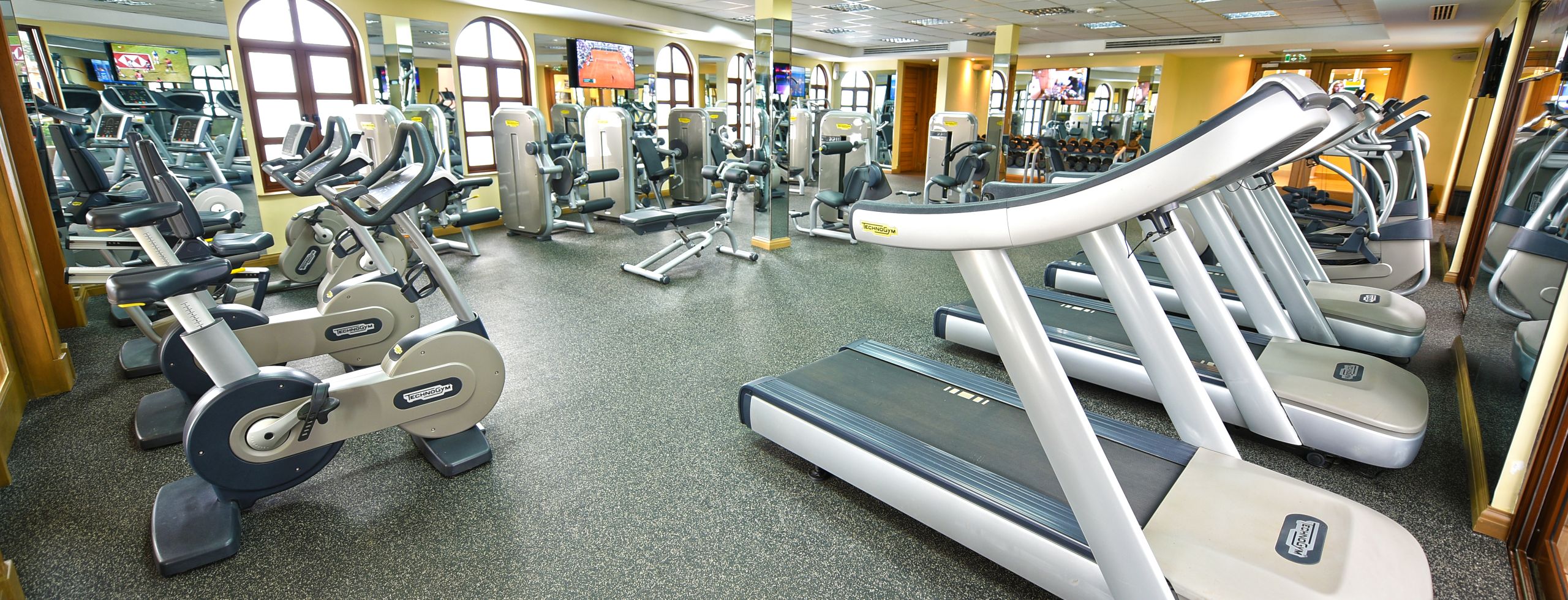Services Gym 1 equipment