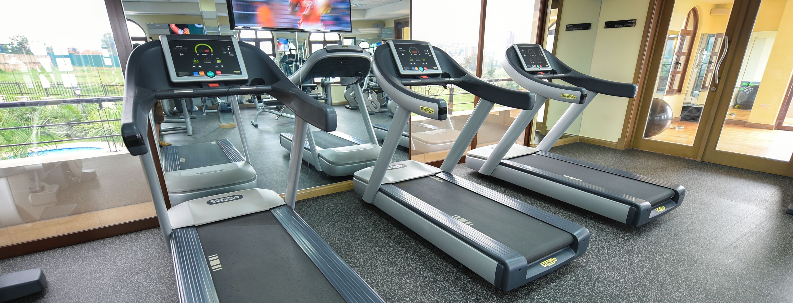 Services Gym 2 running